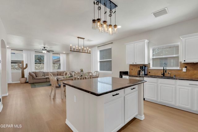 11512 ROBERT LENNOX Drive, El Paso, TX 79934