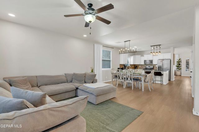 11512 ROBERT LENNOX Drive, El Paso, TX 79934