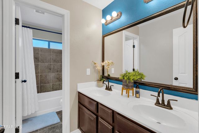 11512 ROBERT LENNOX Drive, El Paso, TX 79934