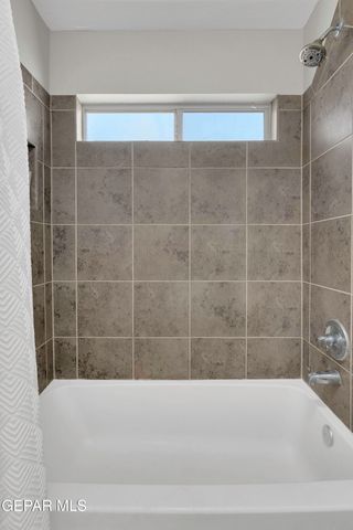 11512 ROBERT LENNOX Drive, El Paso, TX 79934