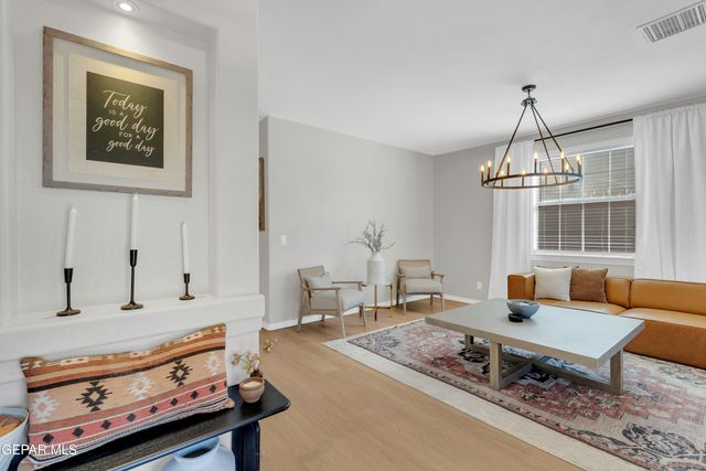 11512 ROBERT LENNOX Drive, El Paso, TX 79934