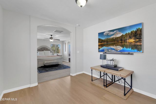 11512 ROBERT LENNOX Drive, El Paso, TX 79934