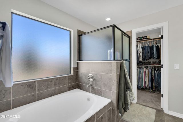 11512 ROBERT LENNOX Drive, El Paso, TX 79934