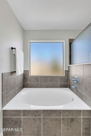 11512 ROBERT LENNOX Drive, El Paso, TX 79934