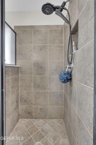 11512 ROBERT LENNOX Drive, El Paso, TX 79934