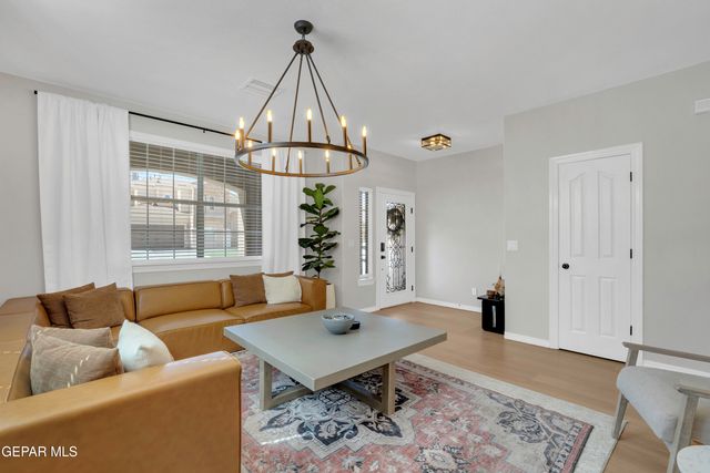 11512 ROBERT LENNOX Drive, El Paso, TX 79934