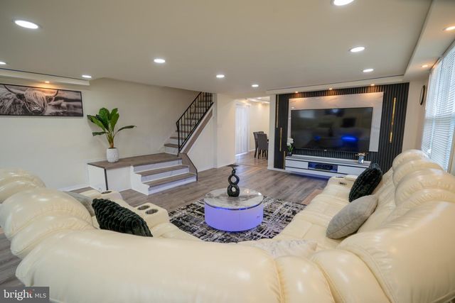 1313 RED BANK AVE, West Deptford, NJ 08086
