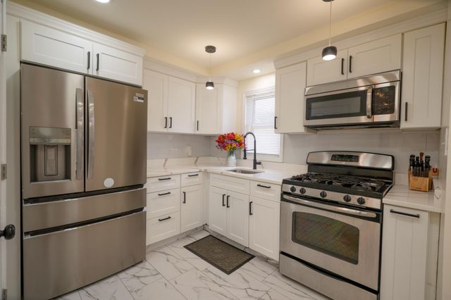 1313 RED BANK AVE, West Deptford, NJ 08086