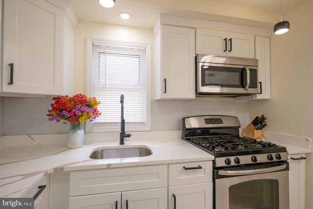 1313 RED BANK AVE, West Deptford, NJ 08086
