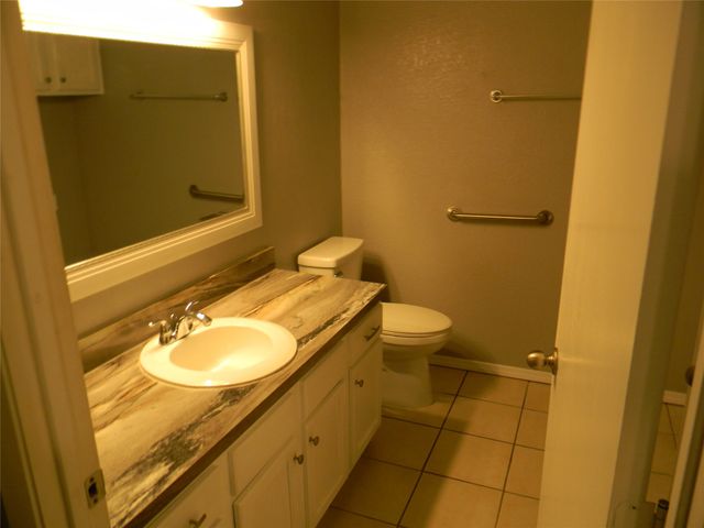 7024 Crosstimbers Lane, North Richland Hills, TX 76182