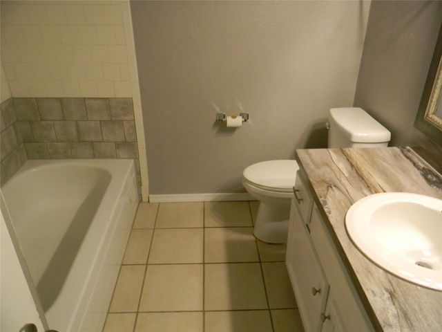7024 Crosstimbers Lane, North Richland Hills, TX 76182