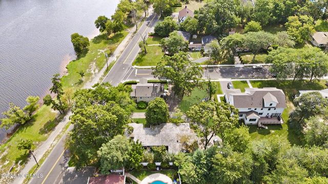 408 S Lake Drive, Lakewood, NJ 08701