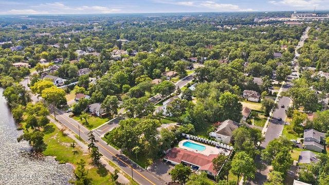 408 S Lake Drive, Lakewood, NJ 08701