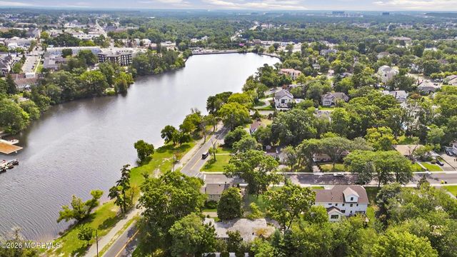 408 S Lake Drive, Lakewood, NJ 08701