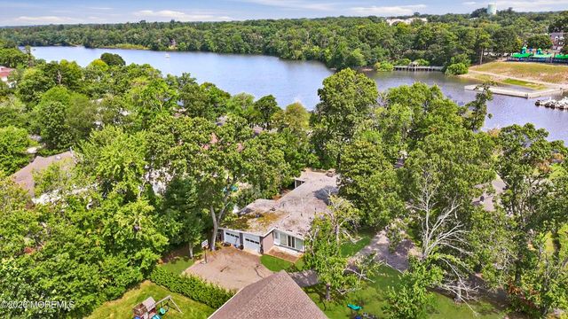 408 S Lake Drive, Lakewood, NJ 08701