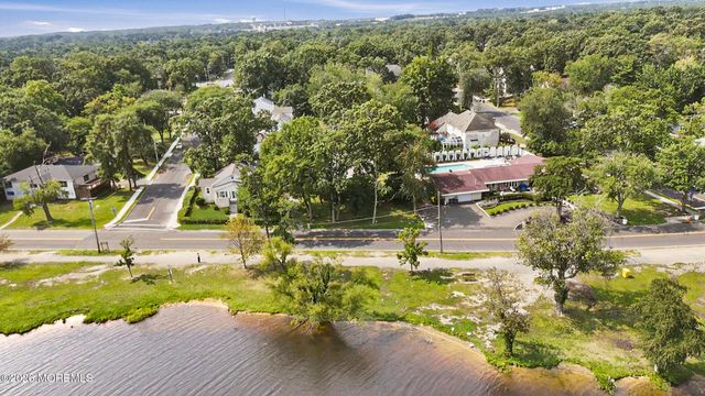 408 S Lake Drive, Lakewood, NJ 08701