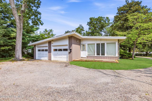 408 S Lake Drive, Lakewood, NJ 08701
