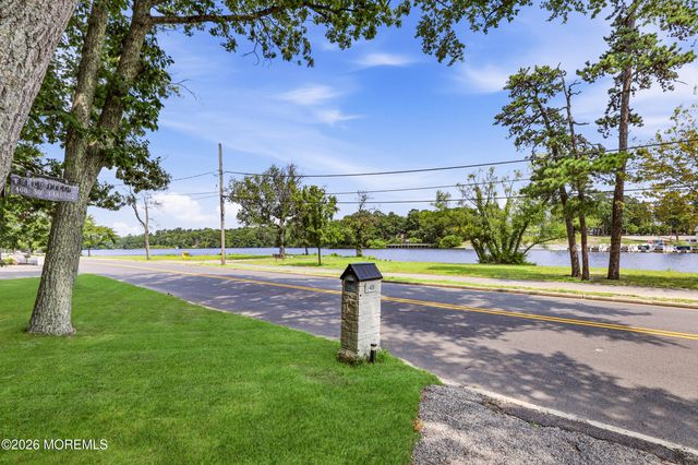 408 S Lake Drive, Lakewood, NJ 08701