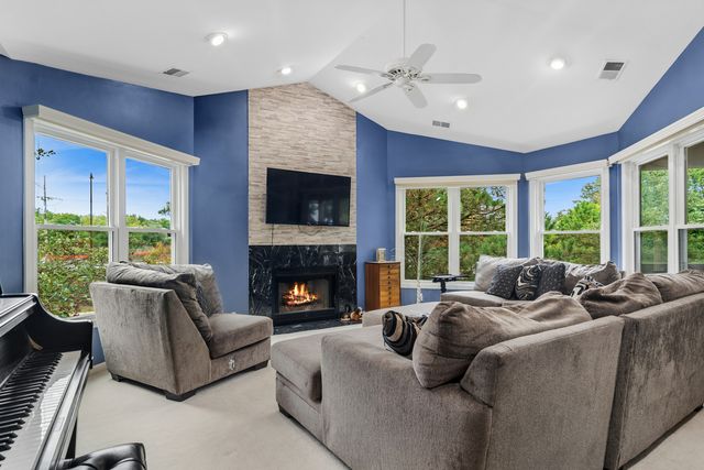71 Willow Parkway 72-2, Buffalo Grove, IL 60089