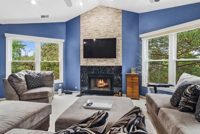 71 Willow Parkway 72-2, Buffalo Grove, IL 60089