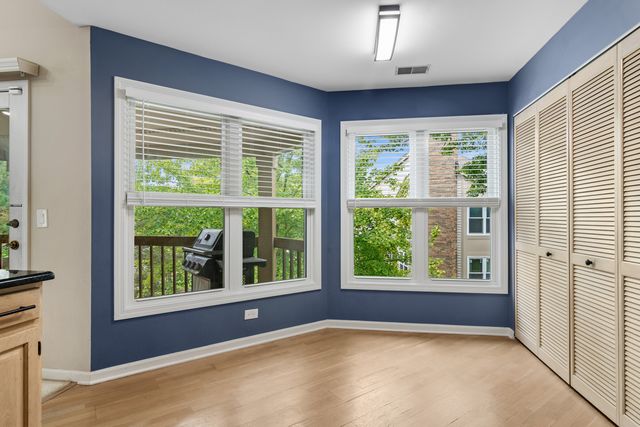 71 Willow Parkway 72-2, Buffalo Grove, IL 60089