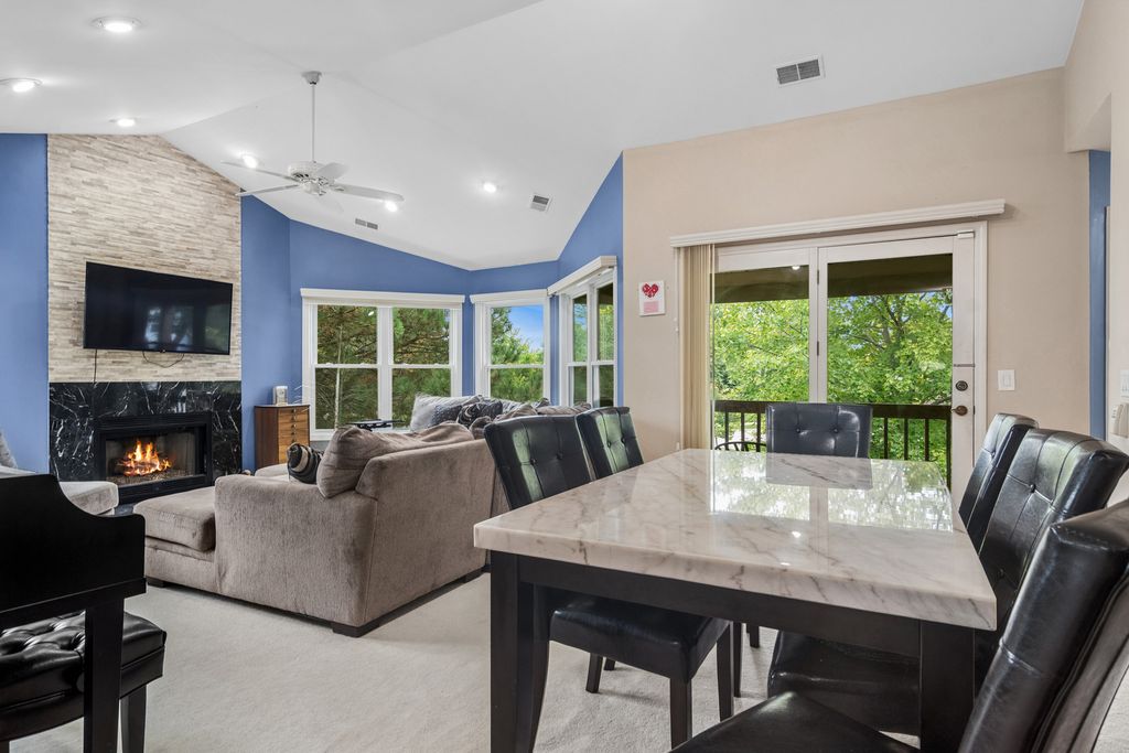 71 Willow Parkway 72-2, Buffalo Grove, IL 60089 — photo 5