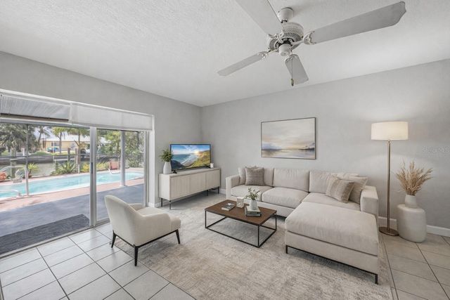 906 SAGO PALM WAY, Apollo Beach, FL 33572