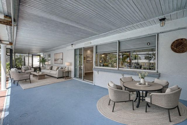 906 SAGO PALM WAY, Apollo Beach, FL 33572