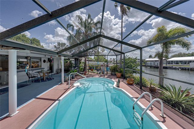 906 SAGO PALM WAY, Apollo Beach, FL 33572