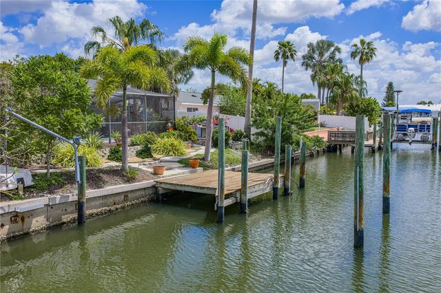 906 SAGO PALM WAY, Apollo Beach, FL 33572