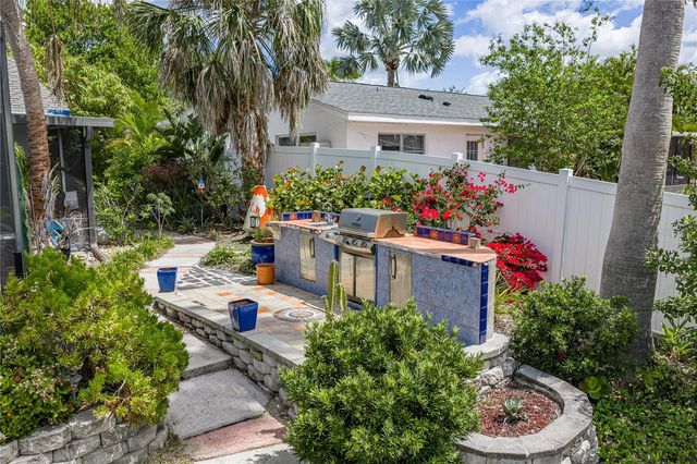 906 SAGO PALM WAY, Apollo Beach, FL 33572