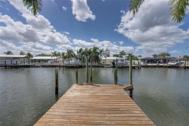 906 SAGO PALM WAY, Apollo Beach, FL 33572