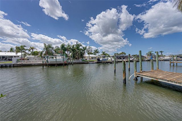 906 SAGO PALM WAY, Apollo Beach, FL 33572