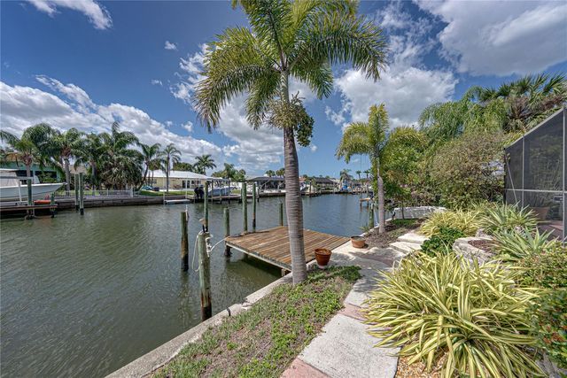 906 SAGO PALM WAY, Apollo Beach, FL 33572