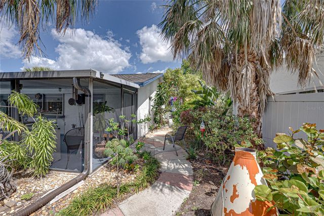 906 SAGO PALM WAY, Apollo Beach, FL 33572