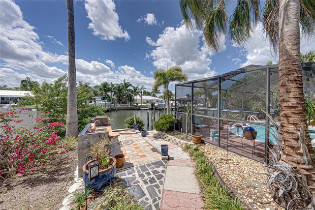 906 SAGO PALM WAY, Apollo Beach, FL 33572