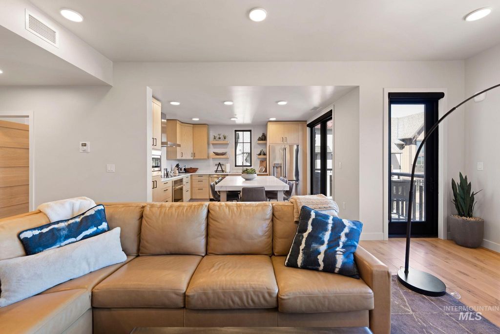 720 Village Drive 301, Donnelly, ID 83615 photo 10