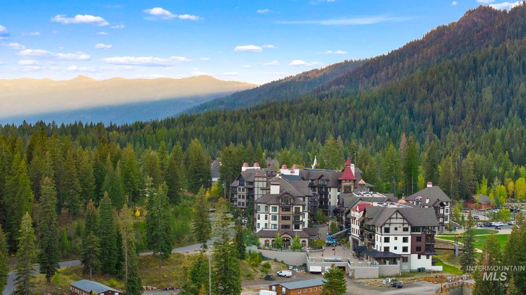 720 Village Drive 301, Donnelly, ID 83615 photo 31