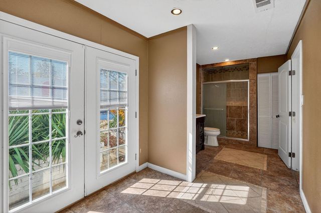 607 S Haswell Drive, Bryan, TX 77803