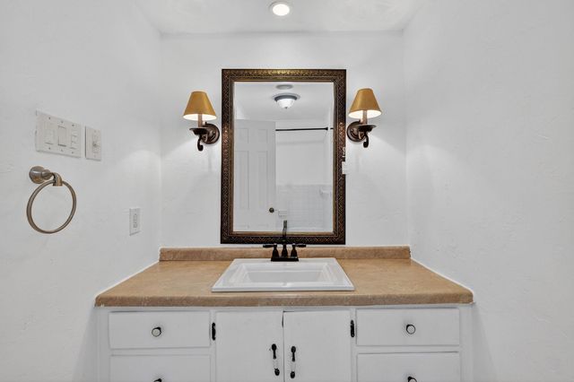 607 S Haswell Drive, Bryan, TX 77803