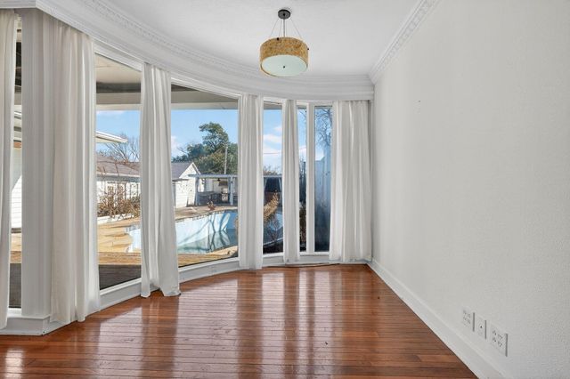 607 S Haswell Drive, Bryan, TX 77803