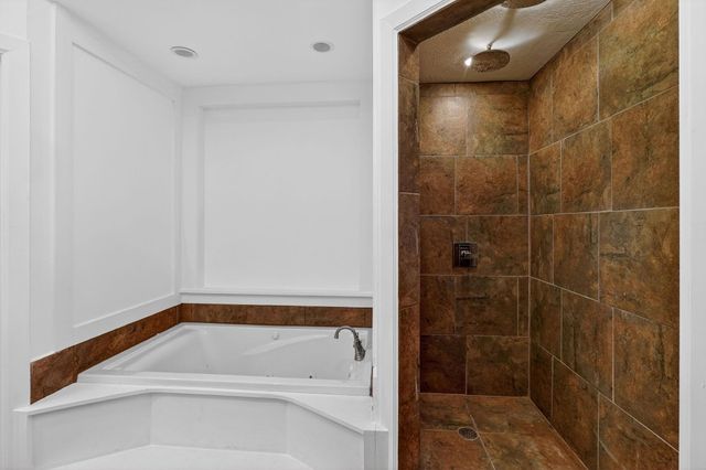 607 S Haswell Drive, Bryan, TX 77803