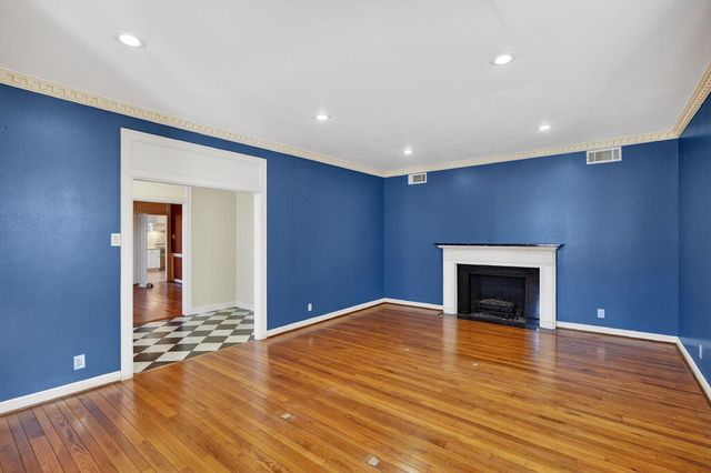 607 S Haswell Drive, Bryan, TX 77803