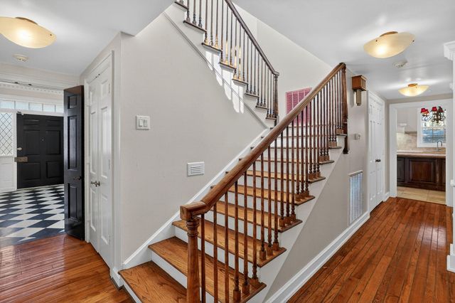 607 S Haswell Drive, Bryan, TX 77803