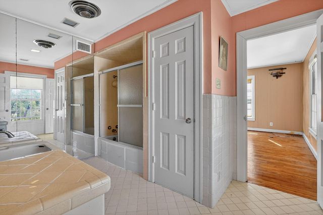 607 S Haswell Drive, Bryan, TX 77803