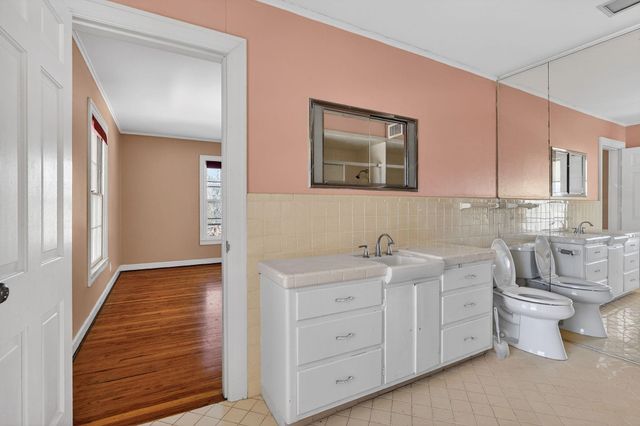 607 S Haswell Drive, Bryan, TX 77803