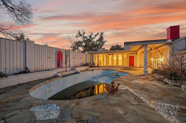 607 S Haswell Drive, Bryan, TX 77803