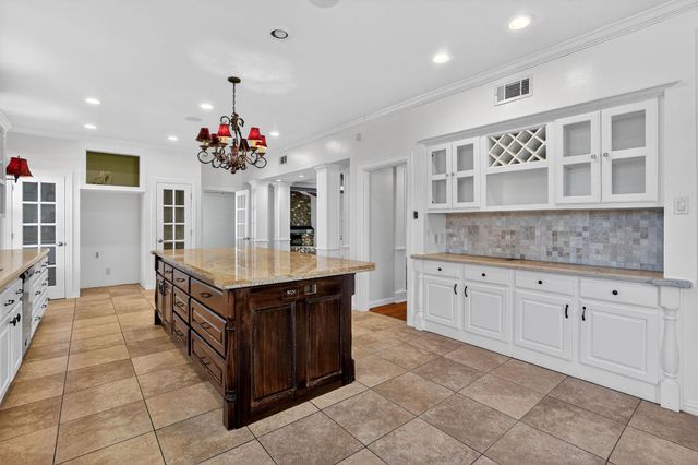 607 S Haswell Drive, Bryan, TX 77803