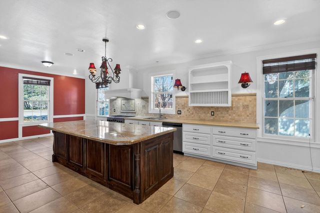 607 S Haswell Drive, Bryan, TX 77803