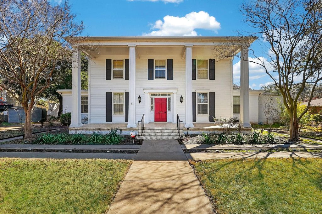 607 S Haswell Drive, Bryan, TX 77803